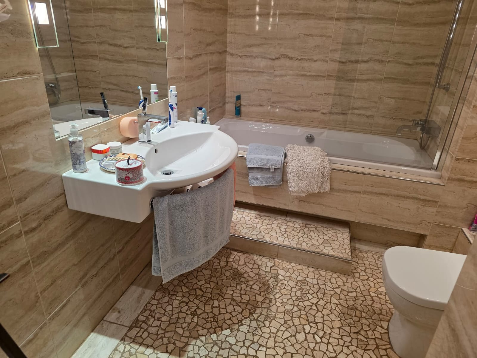 Luxury bathroom cleaning result